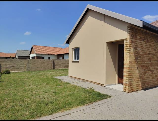 3 BEDROOM HOUSE FOR SALE IN WATERKLOOF AH
